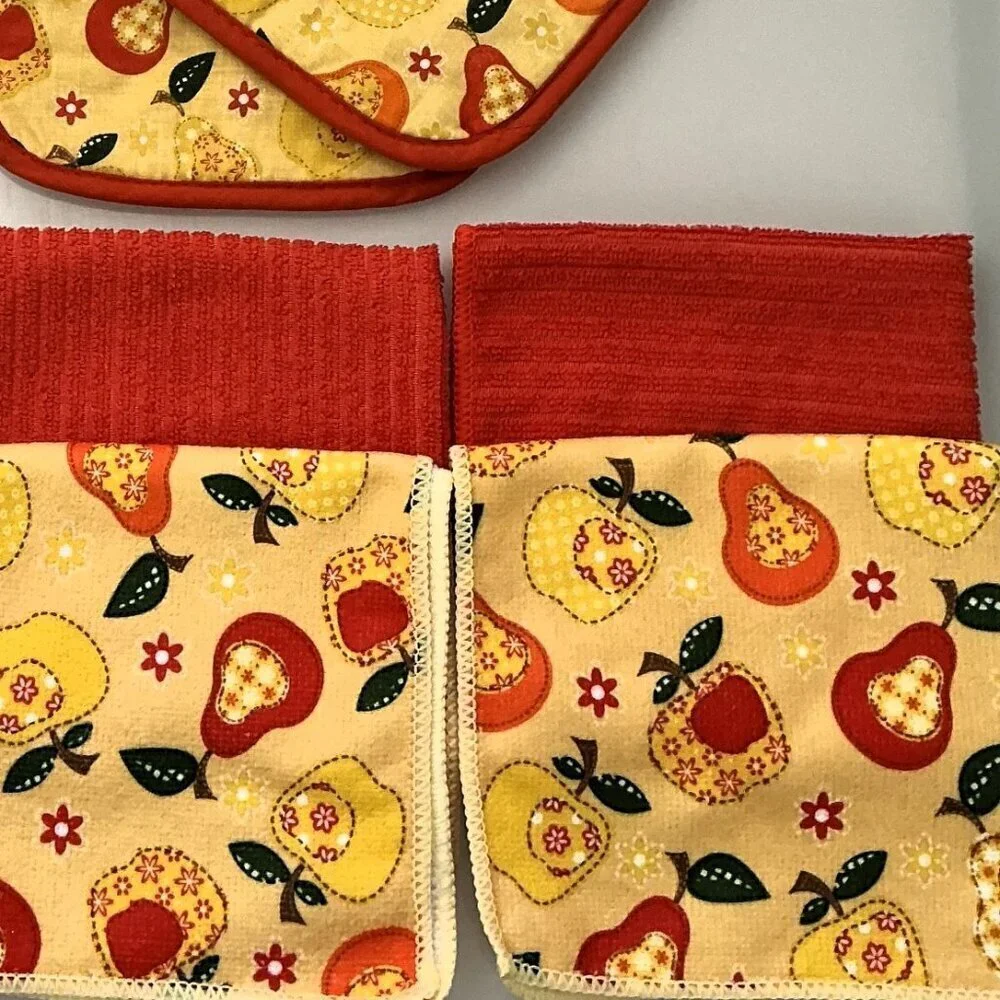 NEW APPLES AND PEARS BURNT ORANGE  KITCHEN SET OVEN GLOVE POTHOLDERS TOWELS
